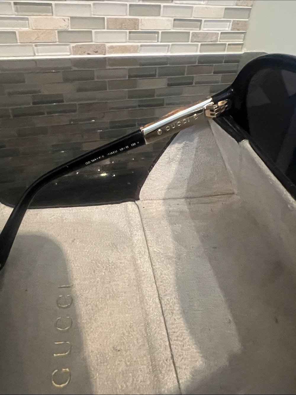 Gucci Black Oversized Women's Sunglasses - Picture 3 of 6